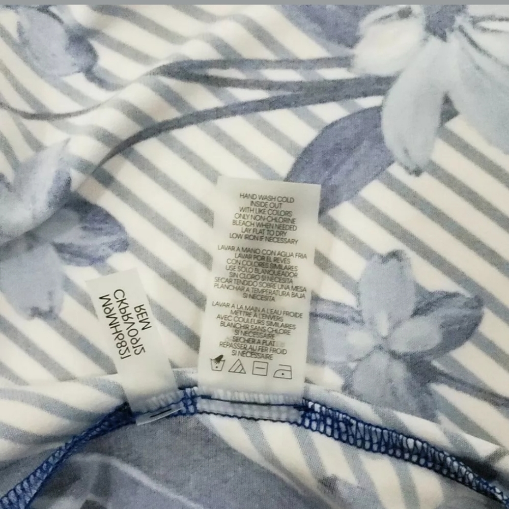 NWT Calvin Klein Size Small Printed Top - Picture 7 of 8